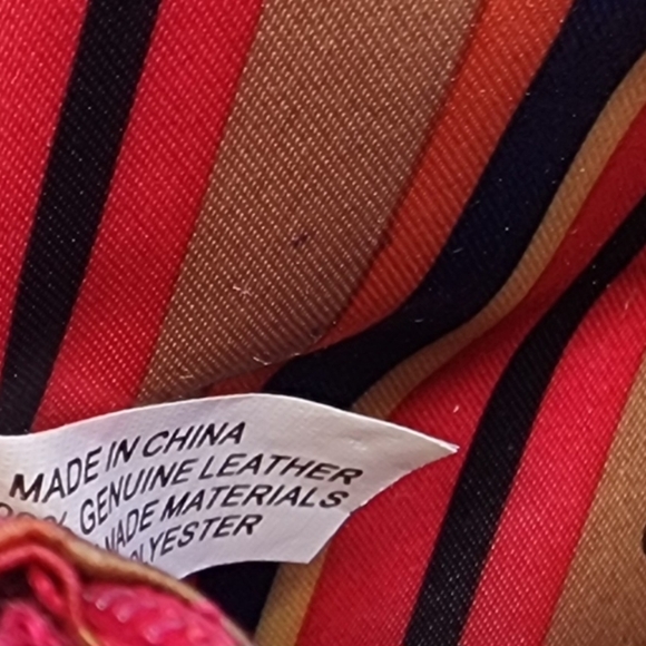 Tignanello Black and Tan Pebbled Leather Wristlet EUC - Picture 14 of 17